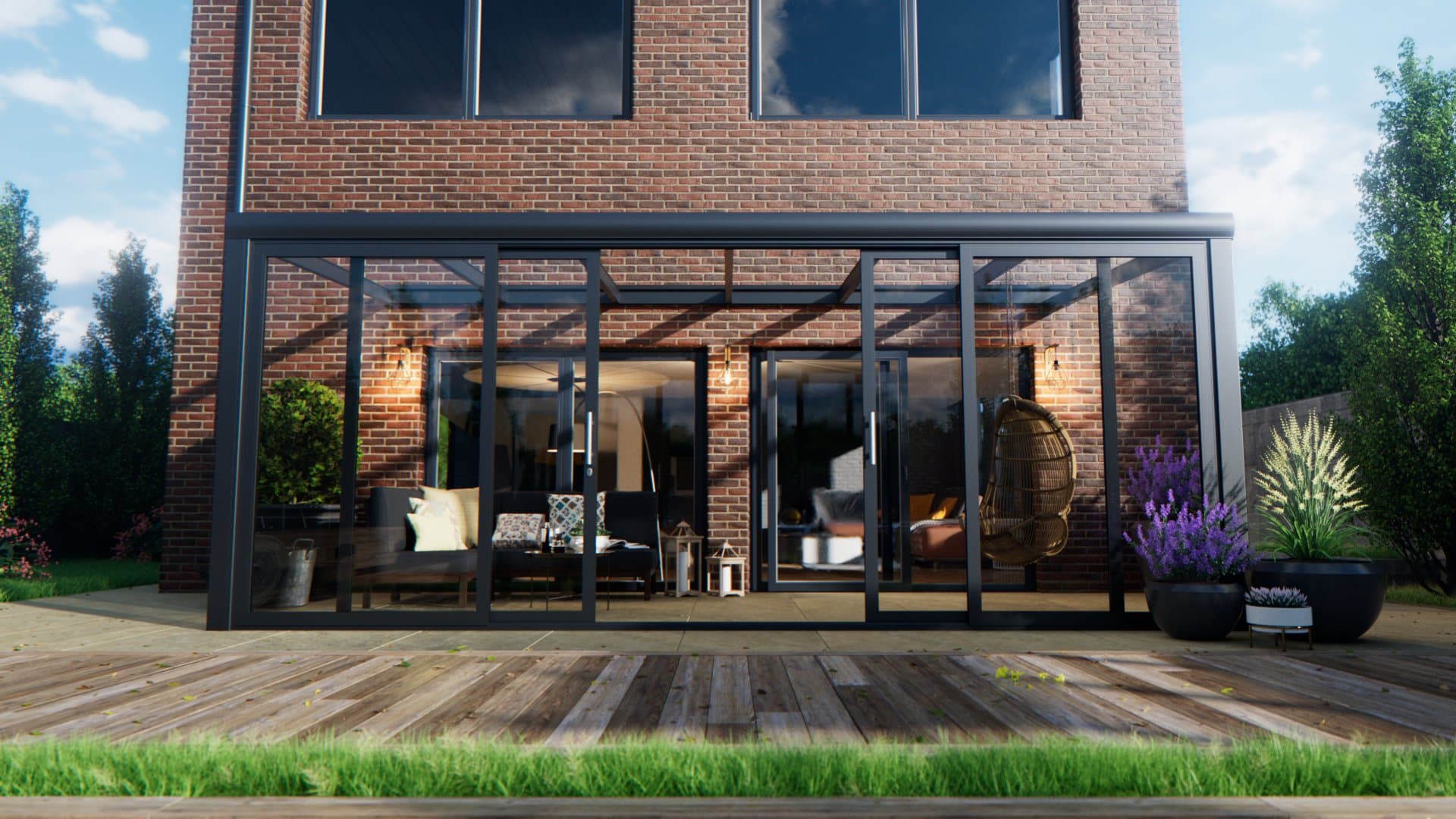 Luxe aluminium veranda met glazen dak in een groene tuin